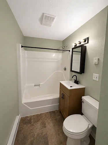 9 Charlton St Photo 1