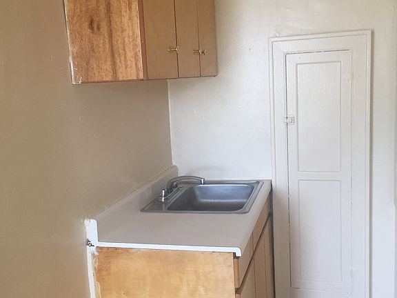 3rd image of 10425 195th St #00
