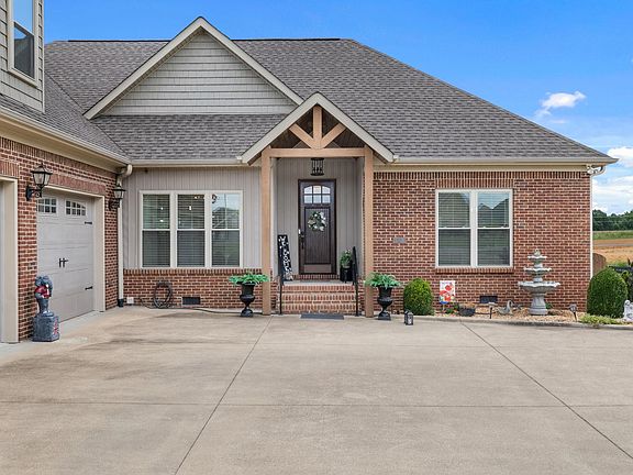 3rd image of 312 Briarwood Dr