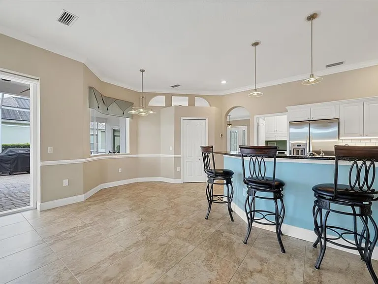11709 Clubhouse Dr — Photo 15