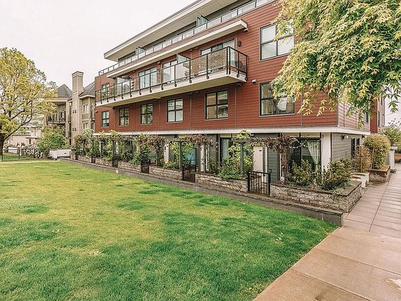 2nd image of 218 Carnarvon St #308