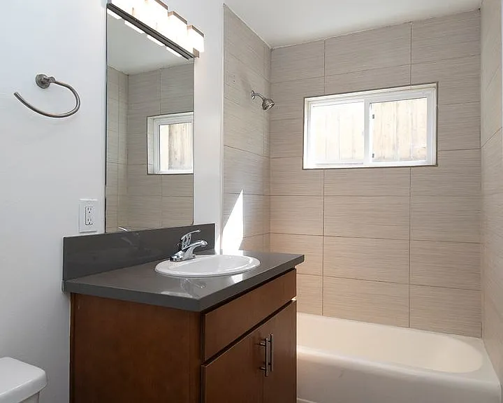 Playa Apartments — Photo 6