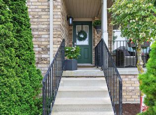91 Thrushwood Dr, Barrie, ON L4N 0Z1