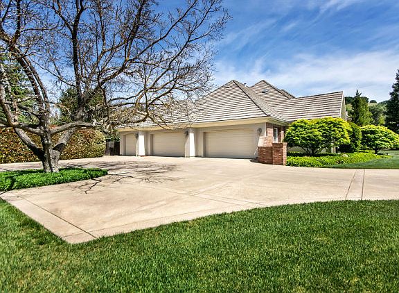 5th image of 16360 Reynolds Dr