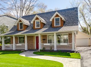 612 Buckingham Pl, Libertyville, IL
