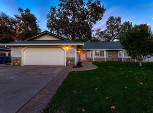 5887 Farm House Ln, Redding, CA 96001