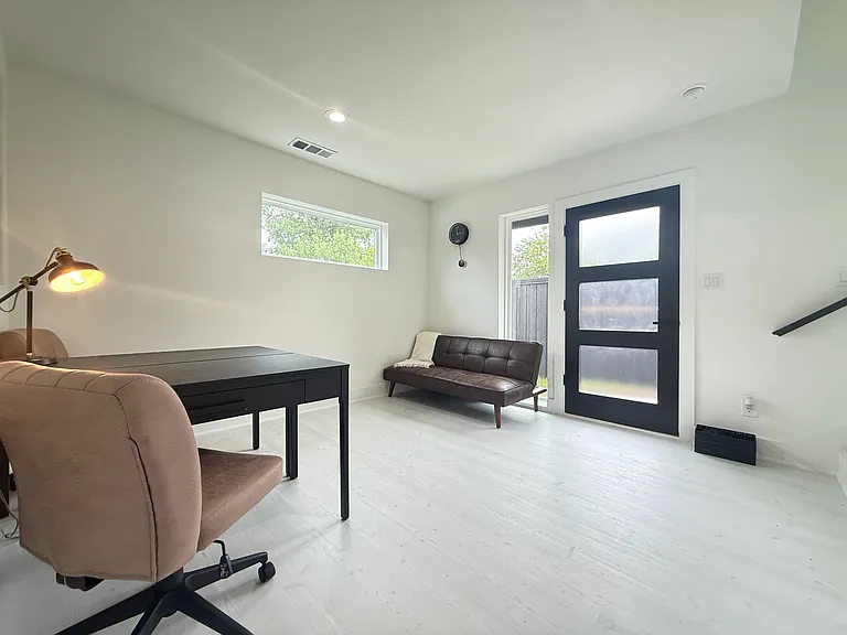 7207 Mohawk Dr #204 — Photo 2