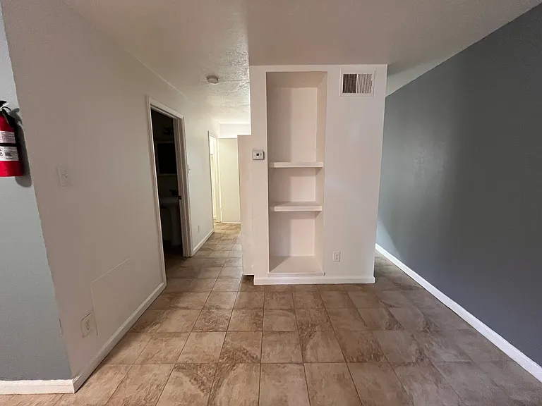 SAN MATEO SUITES — Photo 30