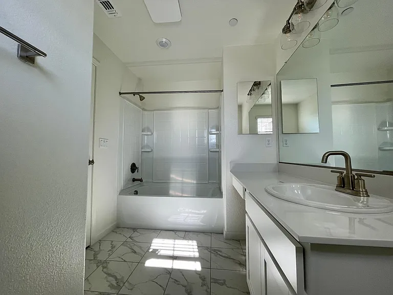 2nd Bathroom