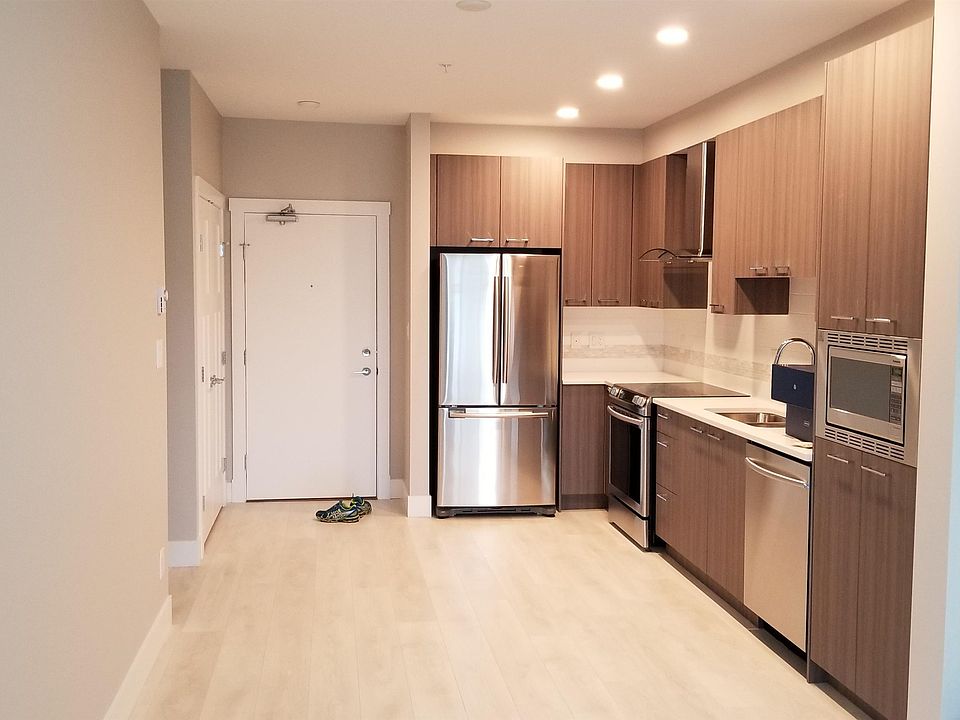 1st image of 4690 Hawk Ln #212