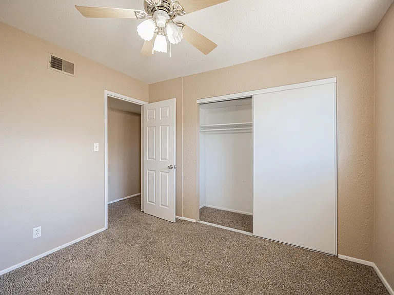 2812 S Cottonwood Dr — Photo 17