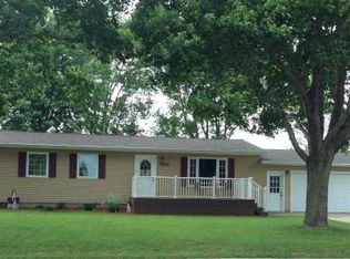 700 Winnie Ave, Windom, MN 56101