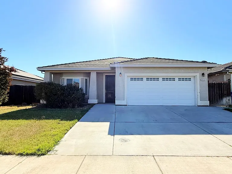 4014 Cinnabar Ave — Photo 1