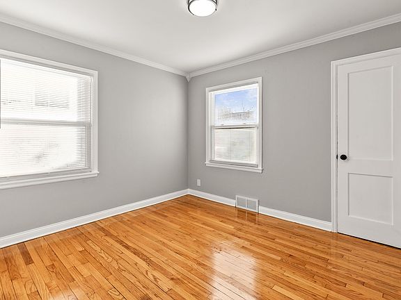 3rd image of 6352 Poppleton Ave