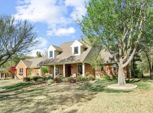8900 Oakmont Cir, Oklahoma City, OK 73131