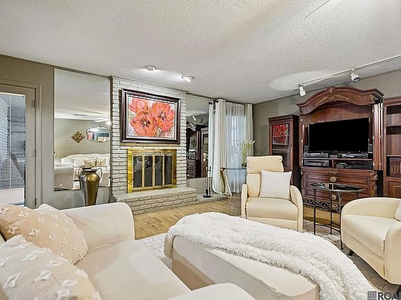 3rd image of 12228 Excalibur Ave