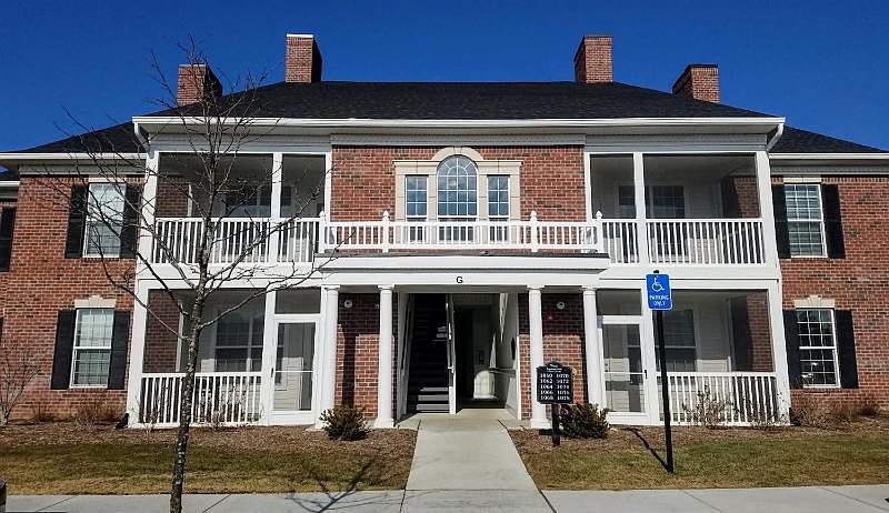 1st image of 1068 W Summerfield Glen Cir