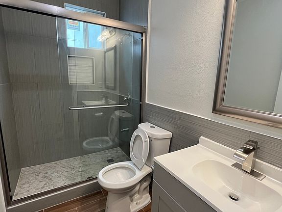 5th image of 4058 38th St