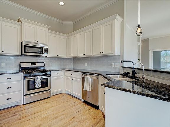 3rd image of 8000 NW 160th Ter