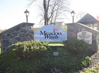 210 E Meadow Wind Ln, Newburgh, NY 12550