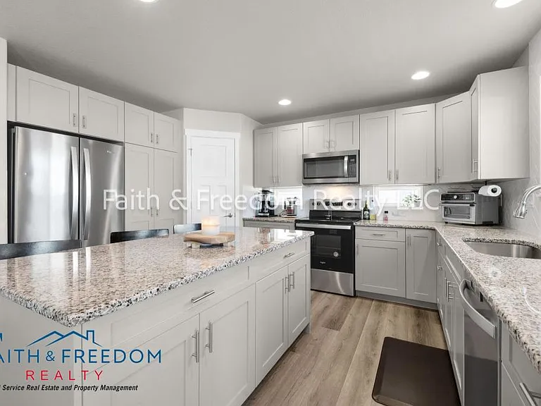 4918 Wolf Moon Dr — Photo 8
