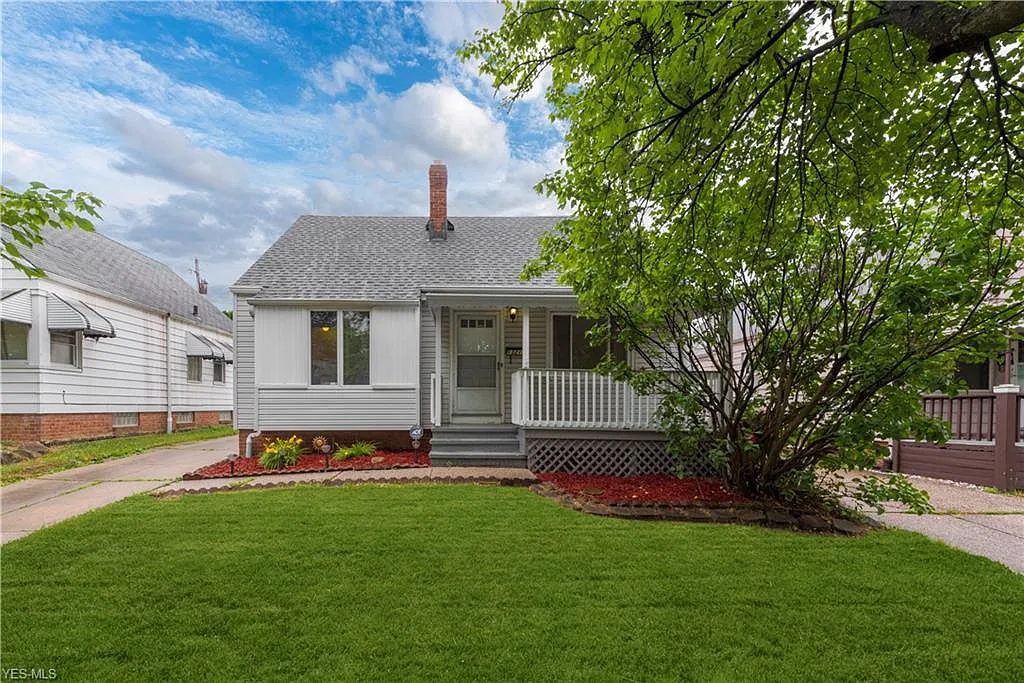 13213 Oak Park Blvd photo 1