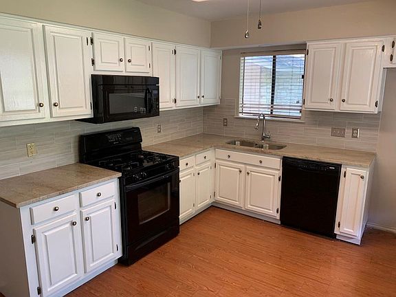 2nd image of 9815 Woodshire Dr