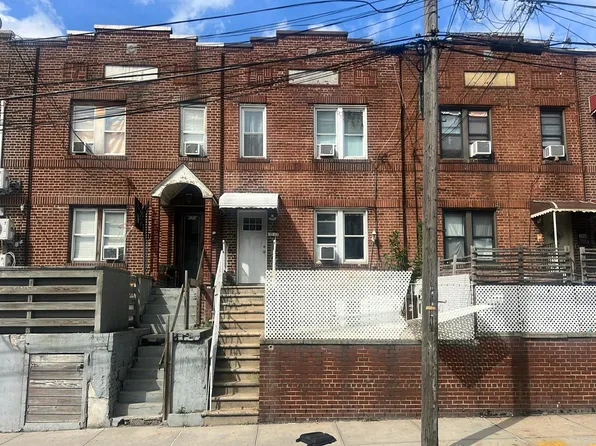 5048 48th St, Woodside, NY 11377