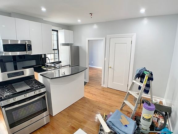 4th image of 43-19 31st Ave #3E