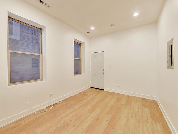 3rd image of 1908 W 48th St #1R