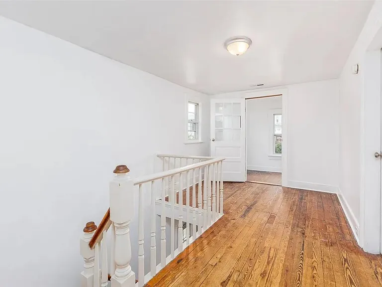 515 Brown St — Photo 9