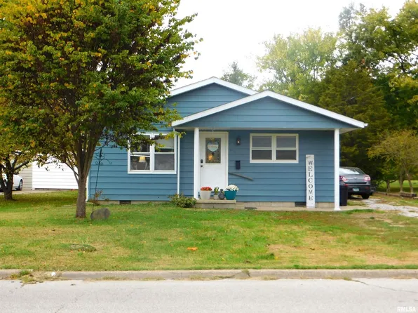 415 N Illinois Ave, Salem, IL 62881