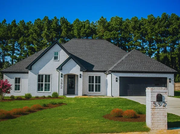 592 Rebecca Cir, Monticello, AR 71655