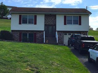 176 Evergreen Dr, Buckhannon, WV 26201