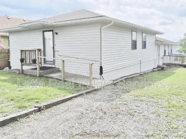2502 Cedar St #B, Higginsville, MO 64037