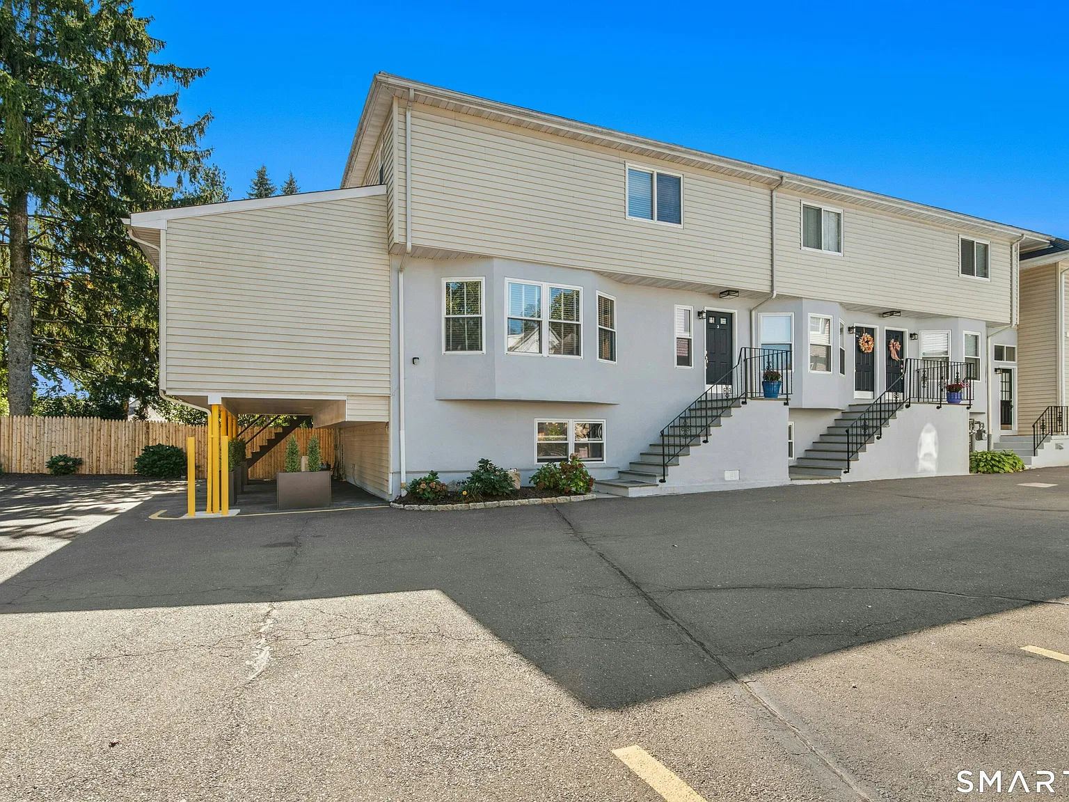 3 bed, 2.5 bath, 2706 sqft, $4,800 — Photo 3