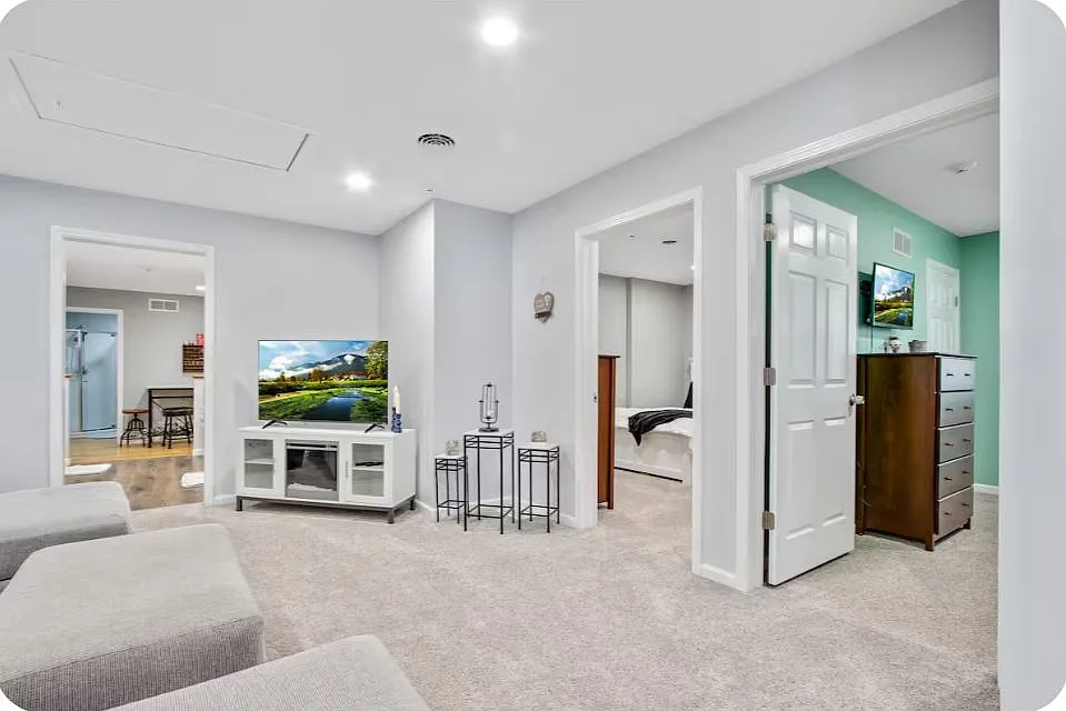 3786 Broadway St. Unit 4 — Photo 2