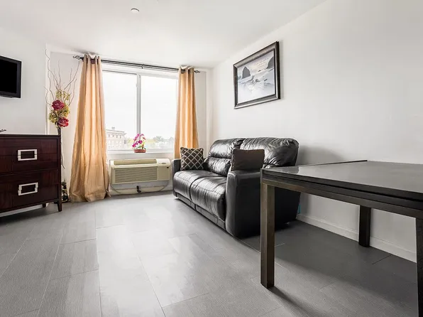 81-15 Queens Blvd #6C, Elmhurst, NY 11373