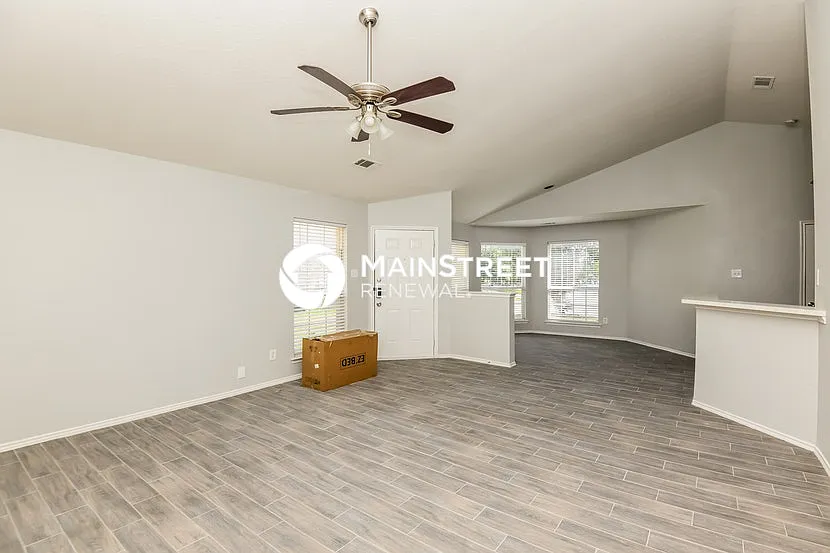 Building Photo - 1104 Maplewood Ln