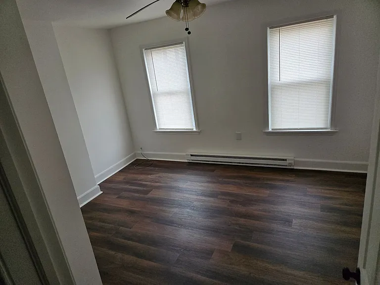 1314 W 3rd St — Photo 6