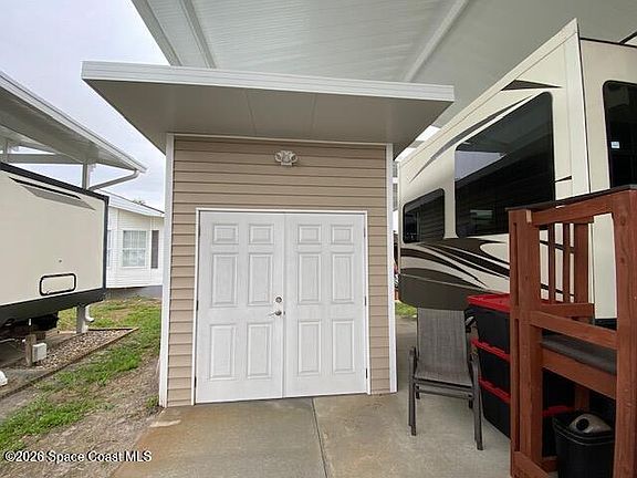 2nd image of 2985 Centaur Ln #38