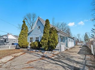 220 Marion Ave, Waterford, MI 48328