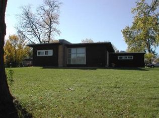 51 W Pine Ave, Roselle, IL 60172