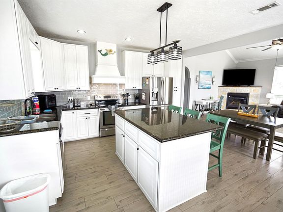 4th image of 965 Gulf Shores Dr