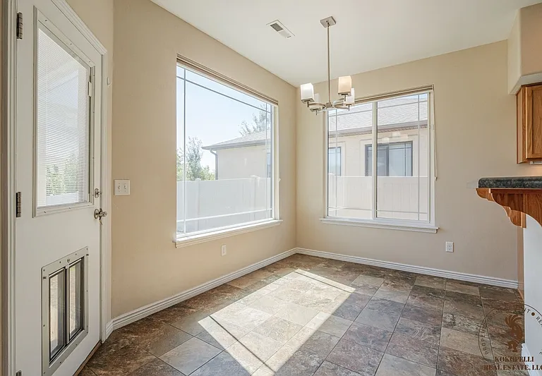 672 Muirfield Dr — Photo 7