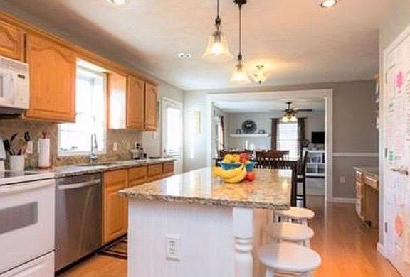2nd image of 2655 Walnut Ave #A