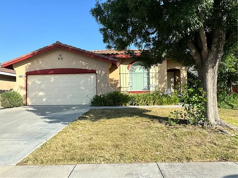 36168 Leeds St — Photo 1
