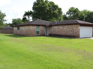 201 Bert St, Angleton, TX 77515