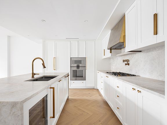 5th image of 2505 Broadway #6A