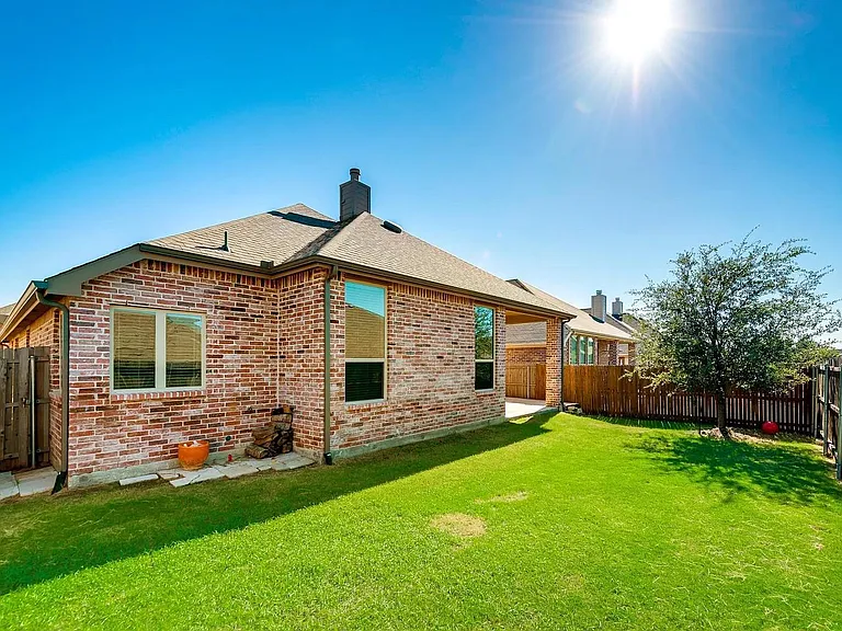 2639 Lake Ridge Dr — Photo 3